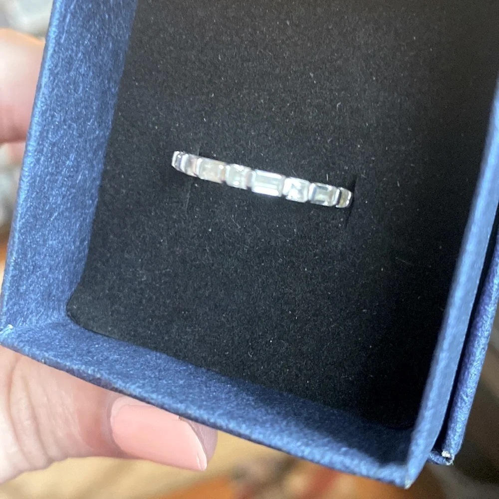 Beautiful stackable CZ ring - Picture 5 of 7